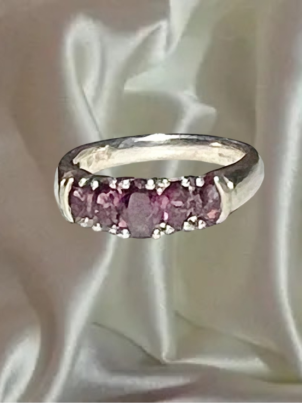 SterlingSilver Rhodolite Garnet 5 Graduated Stone Band Size 6 3/4.